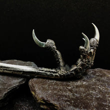 Load image into Gallery viewer, Magpie talon necklace