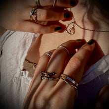 Load image into Gallery viewer, Koeda -twig ring