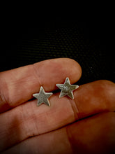 Load image into Gallery viewer, Hoshi- Dazzling star stud earrings
