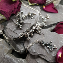 Load image into Gallery viewer, Umi small coral pendant-necklace