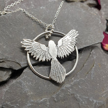Load image into Gallery viewer, Kasasagi magpie necklace