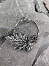 Load image into Gallery viewer, Small succulent wreath