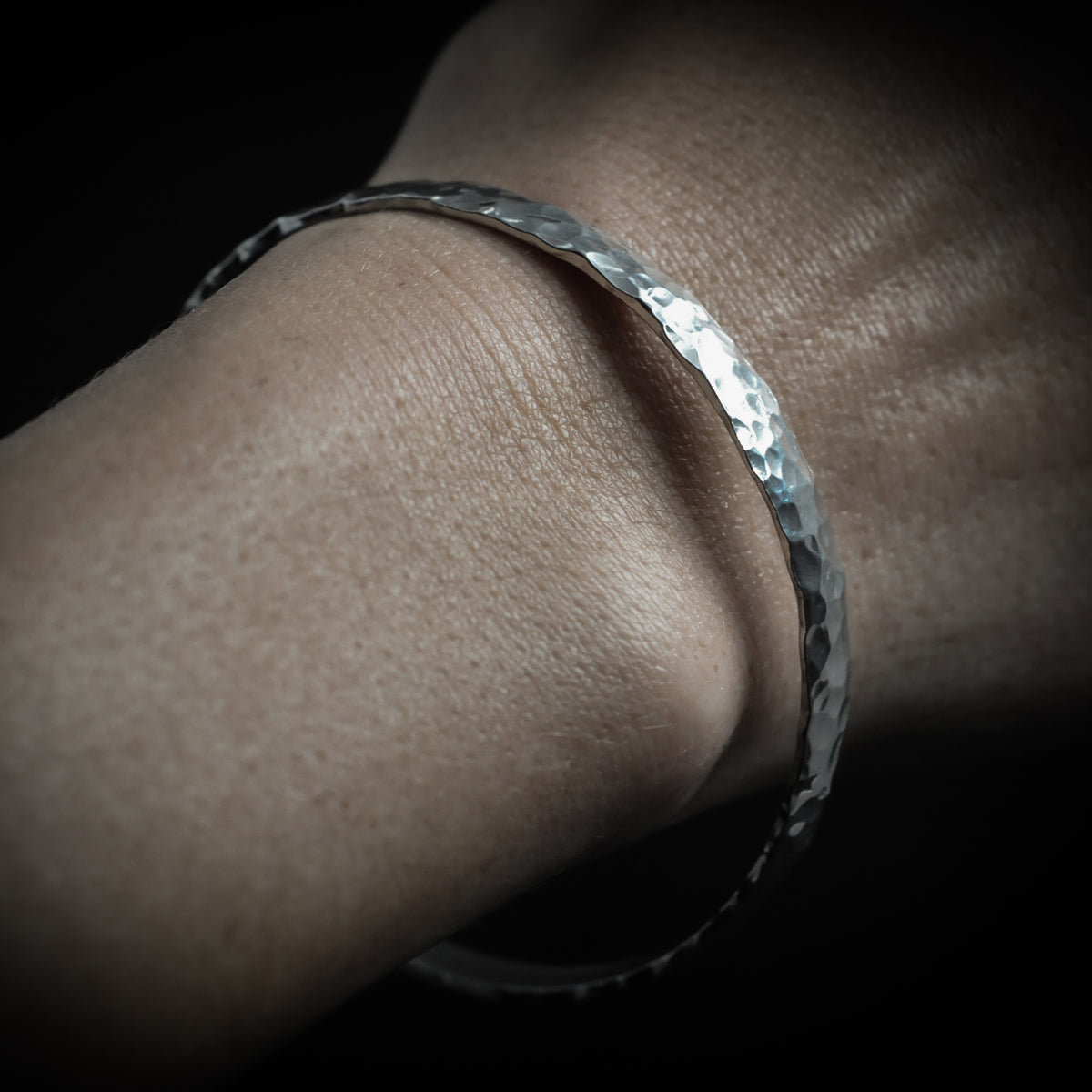 Solid silver deals hammered bangle