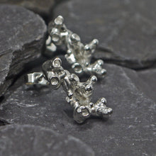 Load image into Gallery viewer, Umi - coral stud earrings