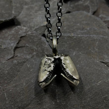 Load image into Gallery viewer, Shukumei- Tarantula mandible necklace