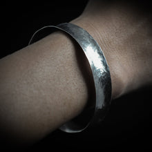 Load image into Gallery viewer, Curved silver cuff