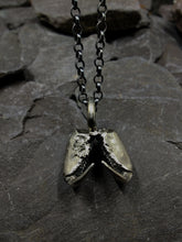 Load image into Gallery viewer, Shukumei- Tarantula mandible necklace