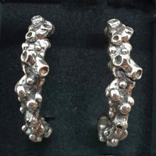 Load image into Gallery viewer, Silver &#39;Umi&#39; coral hoop earrings